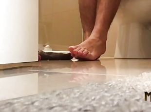 MUMS NOT HOME - YOU CATCH STEP DAD MASTURBATING - WHAT’S YOUR NEXT MOVE - MANLYFOOT- STEP DAD’S FEET
