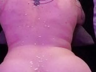 chubby bottom with fat ass creaming and splashing all over the bed