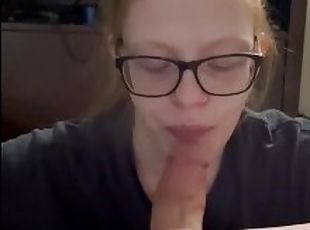 Lunettes, Amateur, Fellation, Ejaculation sur le corps, Énorme bite, Couple, Rousse, Point de vue, Bite