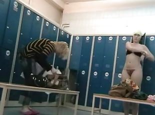 Banyo yapma, Amcık (Pussy), Kam, Sapık (Voyeur), Doğal, Gizli, Sutyen