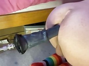 Sissy femboy Raine using big toys on a fuck machine