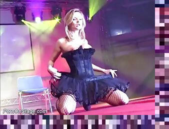 Tarra White strips naked and plays with her pussy on stage at Sejem Erotika 2009