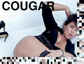 Cougar sexy babe orgasm on webcam show