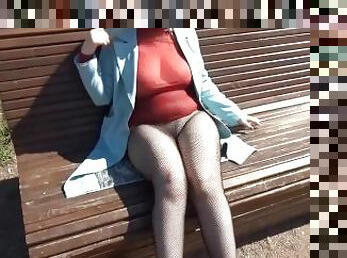 cul, gros-nichons, en-plein-air, collants, public, amateur, mature, milf, blonde, seins