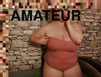 grosse, masturbation, amateur, ados, belle-femme-ronde, joufflue, bout-a-bout, humide