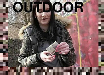 Hardcore outdoor sex with Martin Gun & Victoria Bellisima