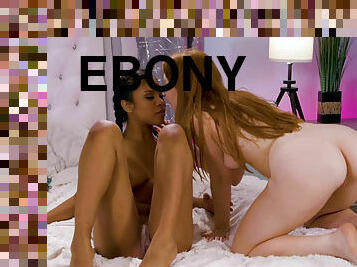 gros-nichons, masturbation, chatte-pussy, ébène, interracial, lesbienne, ados, doigtage, rousse, natte