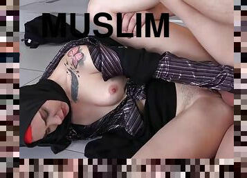Muslim freya dee fuck in the bathroom