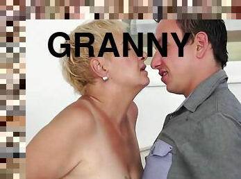 Bigtits granny screwed from behind