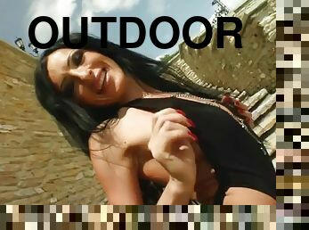 Rough outdoors sex with a dick hungry brunette
