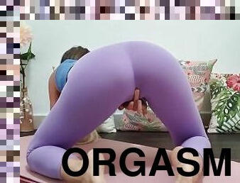 Yoga Tips and Poses to make her Squirt