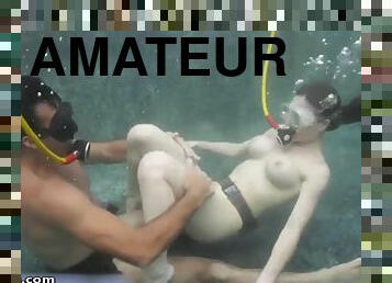 Amateur Crazy Love Making Underwater