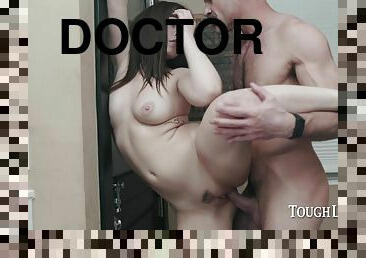 Doctor Kiara Edwards wants his veiny thick dick