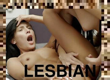 Jack long-haired bebes Andreina and Lexi in lesbian action.