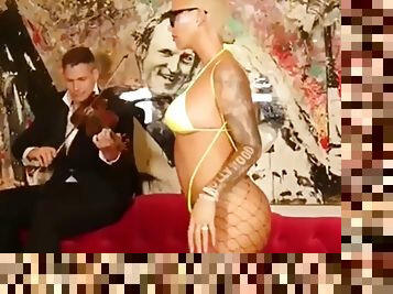 Amber rose twerk