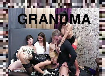 tetas-grandes, abuela, chorro-de-corrida, abuelita, polla-enorme, madurita-caliente, garganta-profunda, gangbang, sexo-en-grupo, medias