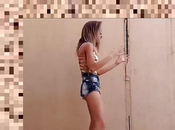 Novinha danando