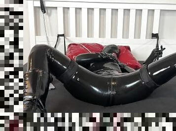 Latex rubbergirl anal play