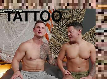 exército, anal, gay, musculado, uniforme, tatuagem