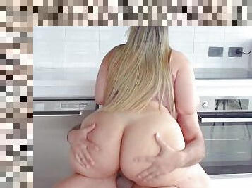 My Stepmom Got So Horny In The Kitchen And She Let Me Fuck Her BIg Ass