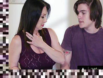 Single Stepmom Rayveness Twerks On Her Stepsons Cock During Movie Night!