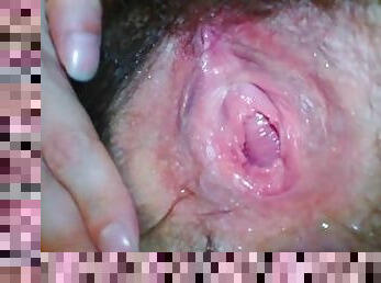 clitoris, karvainen, masturbaatio, pillu-pussy, ruikkiminen, milf, lunttu, soolo, märkä, pikkuinen-tiny