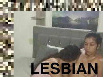 ציצי-גדול, לסבית-lesbian, צעצוע, לעשות-עם-האצבע, נשיקות, קינקי, חזה-גדול, ציצים, תחת-butt, קטנה