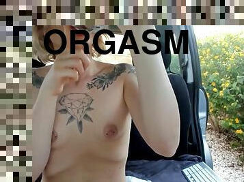 masturbation, orgasme, en-plein-air, public, amateur, ados, jouet, hardcore, voiture, horny