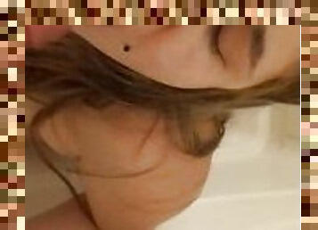 bañando, adulterio, coño-pussy, esposa, mamada, adolescente, latino, novia, primera-vez, corrida