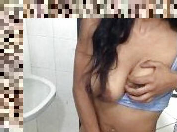 bañando, delgada, amateur, jóvenes18, cachonda, pequeñita