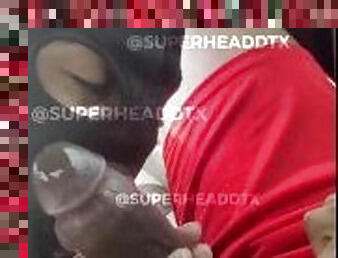 blowjob-seks-dengan-mengisap-penis, berkulit-hitam, deepthroat-penis-masuk-ke-tenggorokan, menelan, mobil, pelacur-slut, sperma, menjijikkan, basah, penis