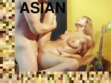 asiatique, gros-nichons, levrette, maigre, fellation, énorme-bite, hardcore, pornstar, blonde, petite