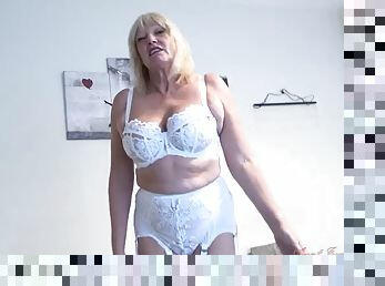 gros-nichons, amateur, mature, granny, milf, hardcore, maman, point-de-vue, culotte, blonde