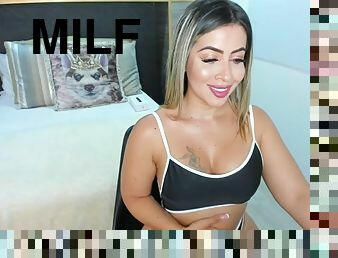 Latina MILF with big ass on webcam