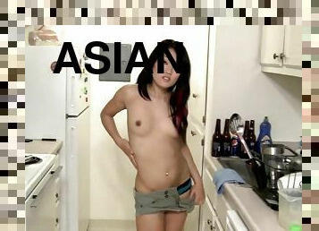 asiatique, chatte-pussy, babes, cuisine, percé, solo, rasé, érotique, petits-seins, elle-se-déshabille