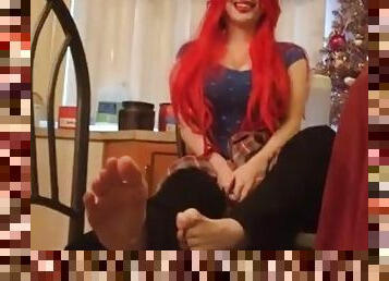 Redhead vixen makes you smell her feet