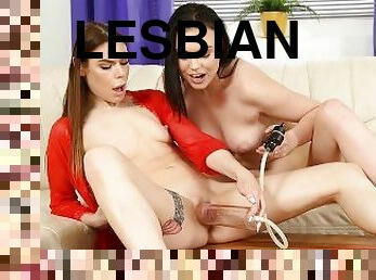 mastubasi, kencing, sayang, lesbian-lesbian, mainan, berciuman, fetish-benda-yang-dapat-meningkatkan-gairah-sex, ceko, berambut-cokelat, tato