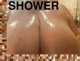 Lexxxi Luxe &ndash; Shower