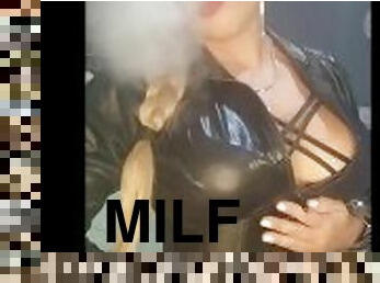 meando, amateur, madurita-caliente, mamá, recopilación, cachonda, fetichista, látex, fumando, dominación-femenina