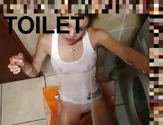 meando, amateur, casero, zorra-slut, primera-persona, baño, pequeñita, fetichista, blanca, húmedo