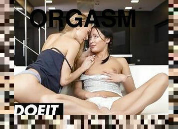 Horny Beauties Nancy A & Kris de Foxx Have Intense Orgasms From Lesbian Sex - A GIRL KNOWS