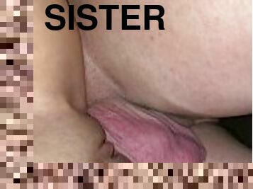 Close up fucking stepsisters pussy makes him squirt cum