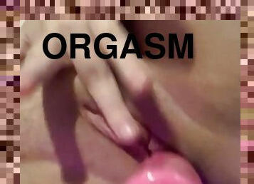 clito, masturbation, orgasme, chatte-pussy, amateur, jouet, belle-femme-ronde, horny, coquine, solo