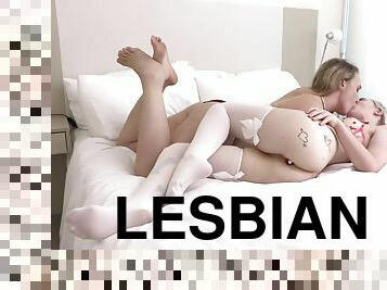 gros-nichons, anal, lesbienne, jouet, bas, blonde, brunette, fessée