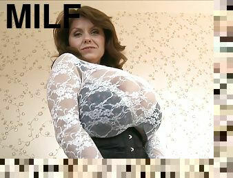 gros-nichons, énorme, amateur, mature, milf, cam, voyeur, jupe-en-l’air, seins