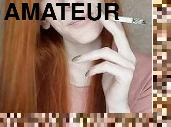 amatör, kızıl-saçlı, fetiş, tek-kişilik, sigara-içme, dövme