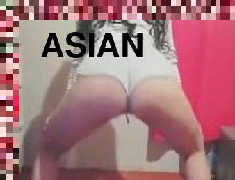 Thick asian cum catcher twerking