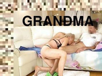 bedstemor, gammel, moden, pikslikkeri, bedste, kæmpestor-pik, milf, mor, creampie, blond