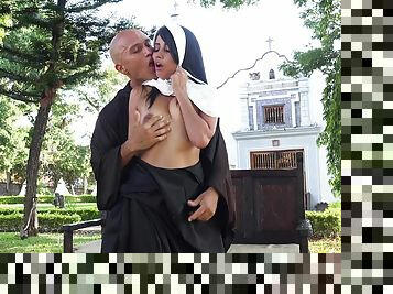 Serious fucking for this top nun