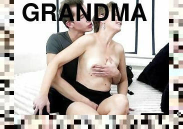 grand-mère, chatte-pussy, mature, fellation, ejaculation-sur-le-corps, granny, milf, fellation-profonde, ejaculation-interne, hirondelle
